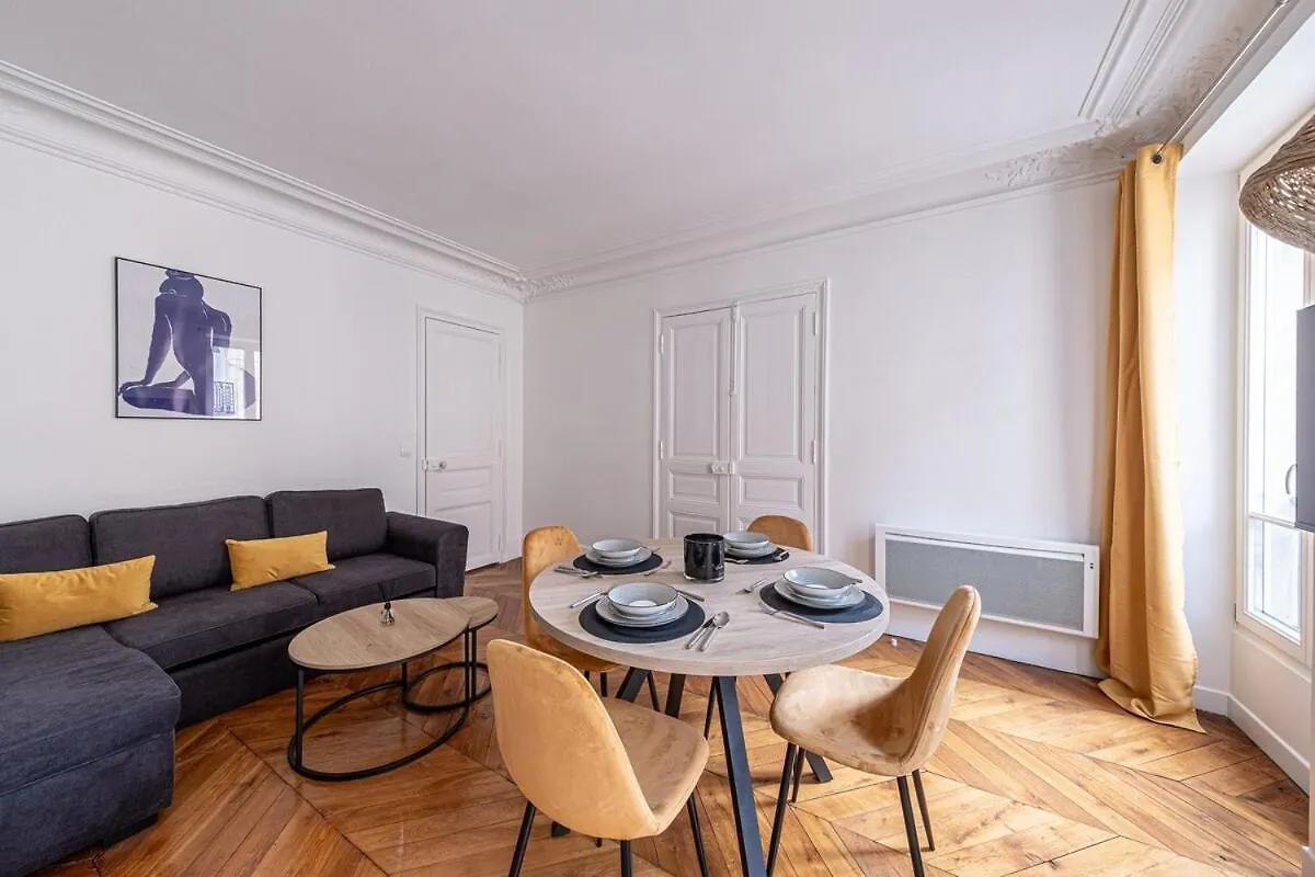 Apartment P4 Appart Parisien Proche Champs Elysees *